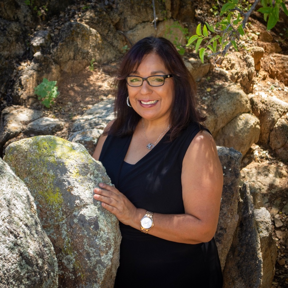 Meet your Posher, Alma